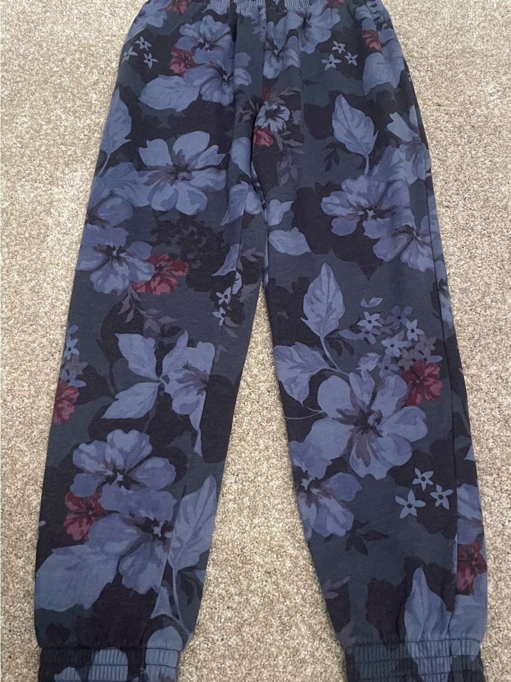 NWT PINK Victoria’s Secret Floral Jogger Sweatpants – Size Small